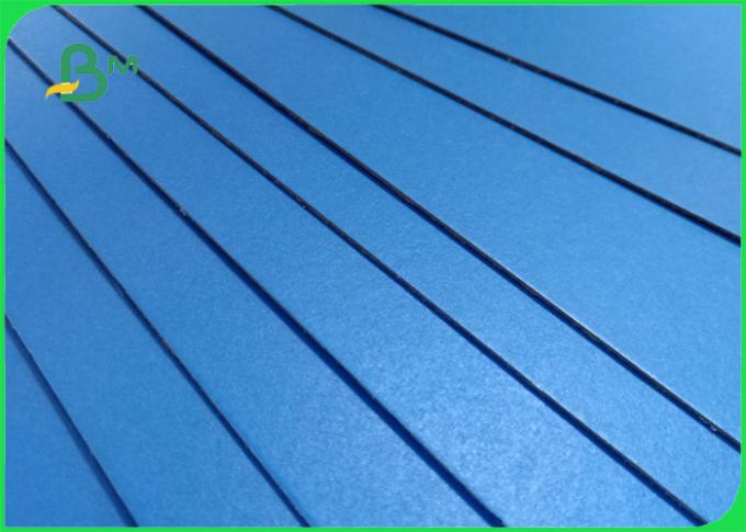 Μέγεθος 720*1020mm μπλε Wear-resistant λουστραρισμένο με λάκκα finsh στιλπνό χαρτόνι στο φύλλο