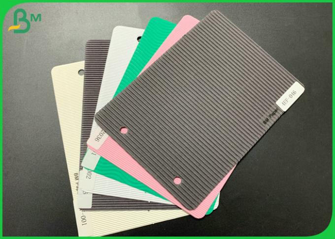 Πολυ - χρωματίστε το φύλλο ζαρωμένου χαρτονιού φλαούτων Ε/Φ για το eco τεχνών DIY - φιλικό