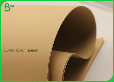 Καφετής ρόλος 400GSM εγγράφου της Kraft συνήθειας μεγέθους για την κατασκευή του εγγράφου περιτυλιγμάτων δώρων