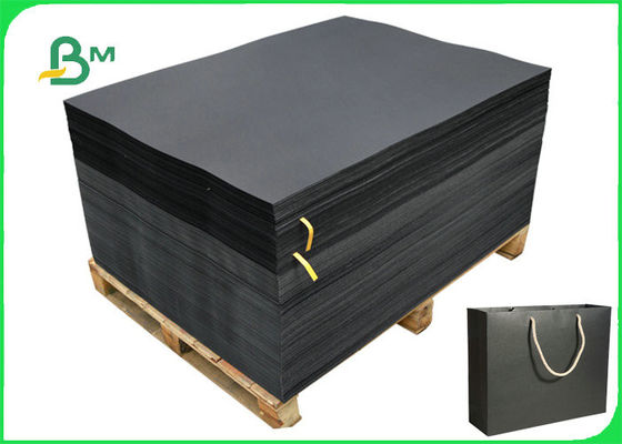 μαύρο χαρτόνι 110gsm 150gsm για το δώρο που τυλίγει τη σκληρή ακαμψία 79 X 109cm