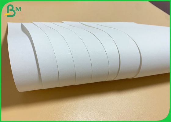 Άσπρο Kraft έγγραφο εκτύπωσης όφσετ 210g για την τσάντα 0.7m X 1m αγορών ενδυμάτων φύλλο