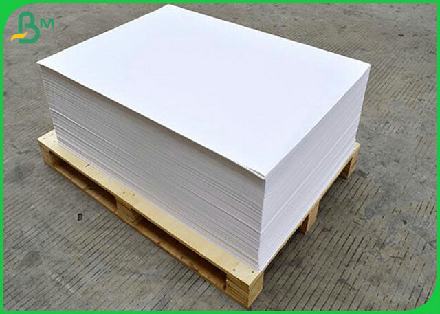 Φιλικό προς το περιβάλλον άσπρο Kraft έγγραφο 70gsm 80gsm 90gsm για την κατασκευή τσαντών εγγράφου