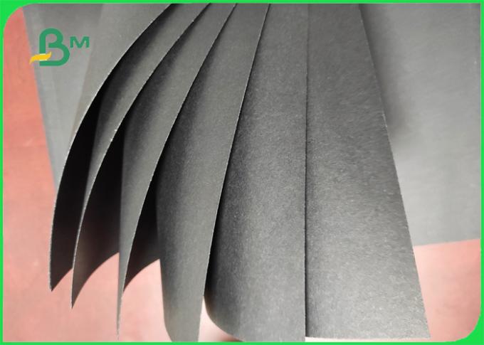 Χωρίς επίστρωση καθαρό μαύρο Kraft χαρτονένιο συσκευάζοντας χαρτί μεταλλινών 250gsm