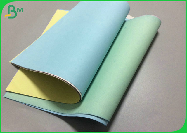 Ρόδινο πράσινο μπλε χωρίς άνθρακα CFB χαρτί 50g χρώματος με το φυσικό ξύλινο πολτό 100%
