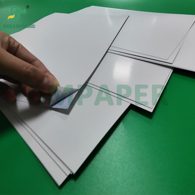 300gm 320gm Blue Core C2S Χαρτί για κάρτες 71 x 65cm Υψηλή ομαλότητα