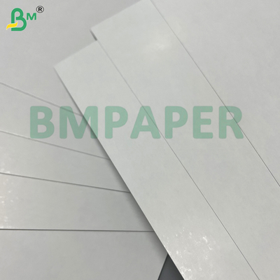 300gsm 320gsm 50*70cm Υψηλής - Στιβαρότητας Διπλής όψης Γυαλιστερό Επικαλυμμένο Μαύρο / Μπλε Core Χαρτί για Παιχνίδια