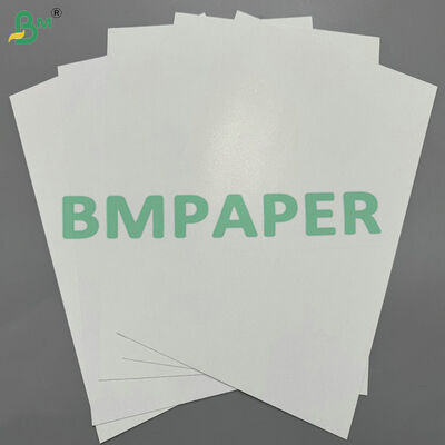 Υψηλής ποιότητας λινό φινίρισμα 290-320 gsm Χαρτί τραπουλόχαρτου μαύρου πυρήνα χαρτόνι για προσαρμοσμένες τράπουλες